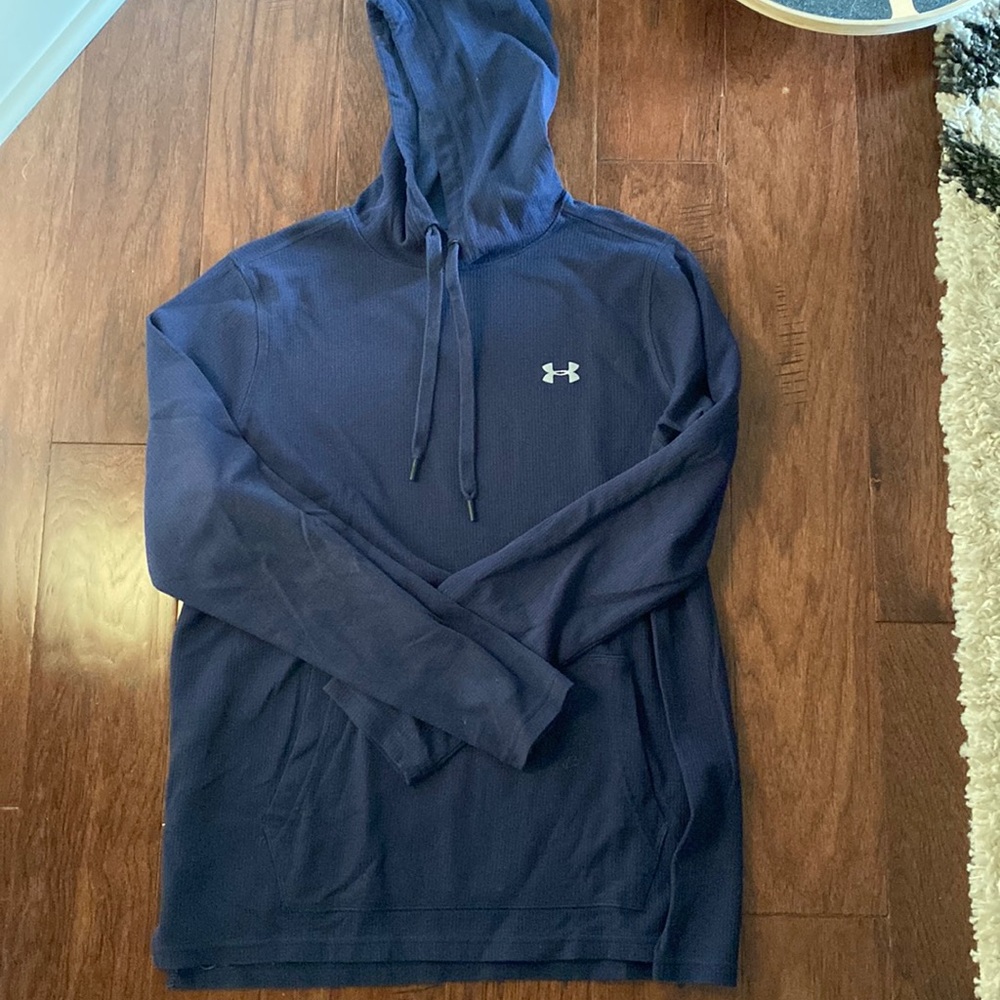 Men’s lightweight Under Armor hoodie size large